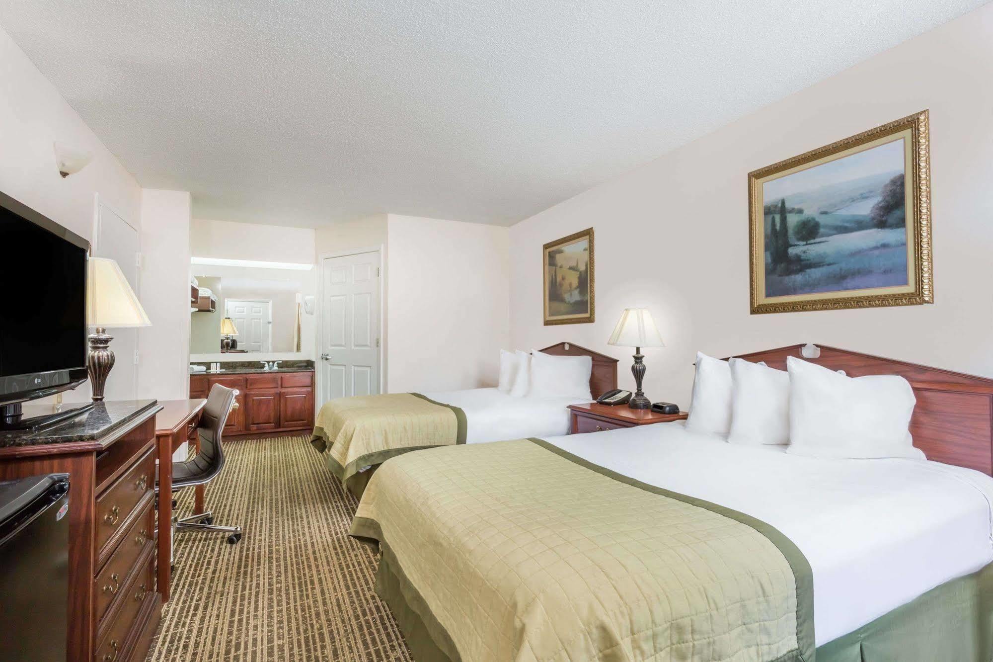 Baymont By Wyndham Eden Motel Buitenkant foto