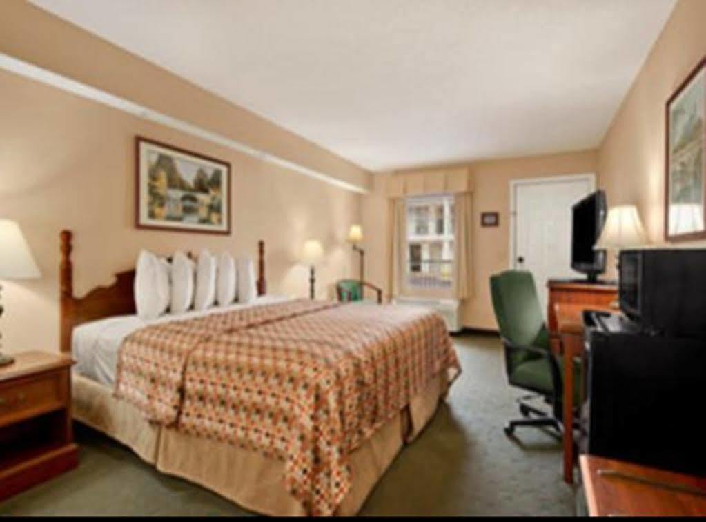 Baymont By Wyndham Eden Motel Buitenkant foto