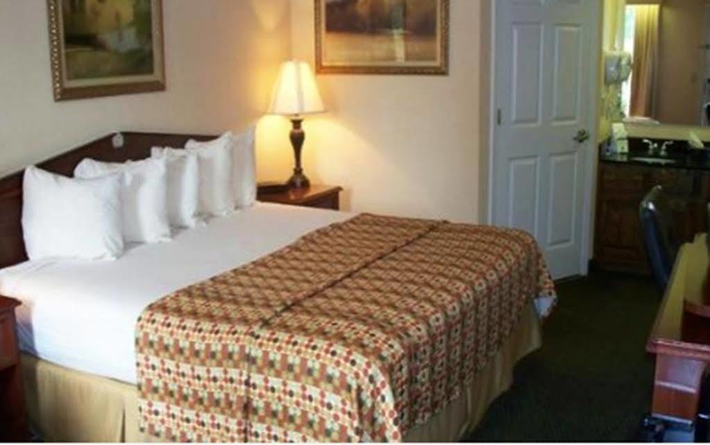 Baymont By Wyndham Eden Motel Buitenkant foto