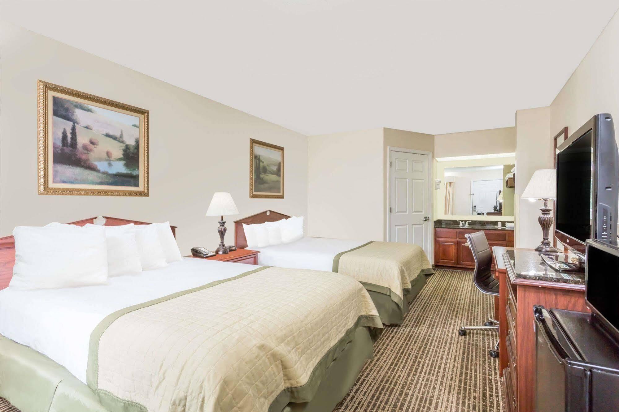 Baymont By Wyndham Eden Motel Buitenkant foto